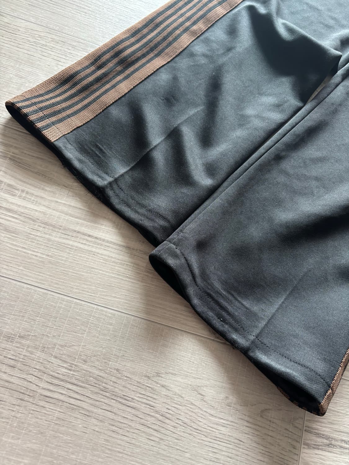 [s] 니들스 트랙팬츠 스트레이트핏 블랙 브라운 상품이미지6