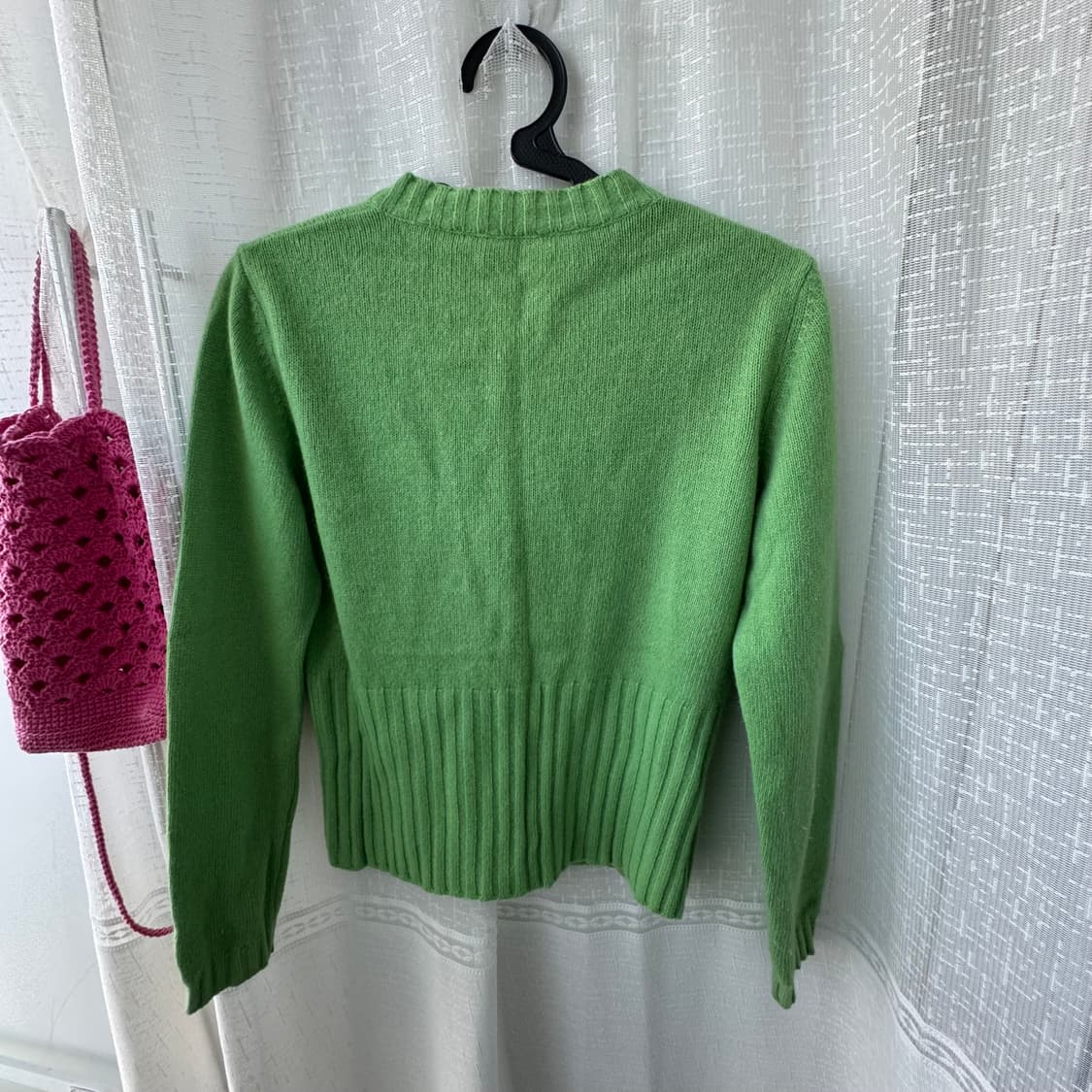 연두 브이넥 단추 보들 모 니트 가디건 상품이미지5