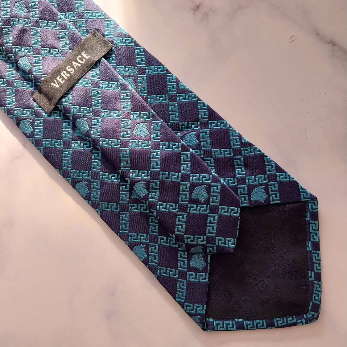 베르사체 실크 메두사 자수 패턴 넥타이 9.7cm A+등급 K1374
 상품이미지9