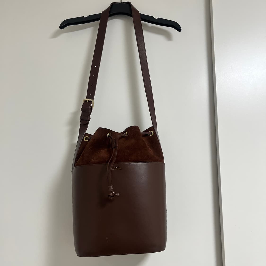 아페쎄 레더 버킷백 상품이미지2
