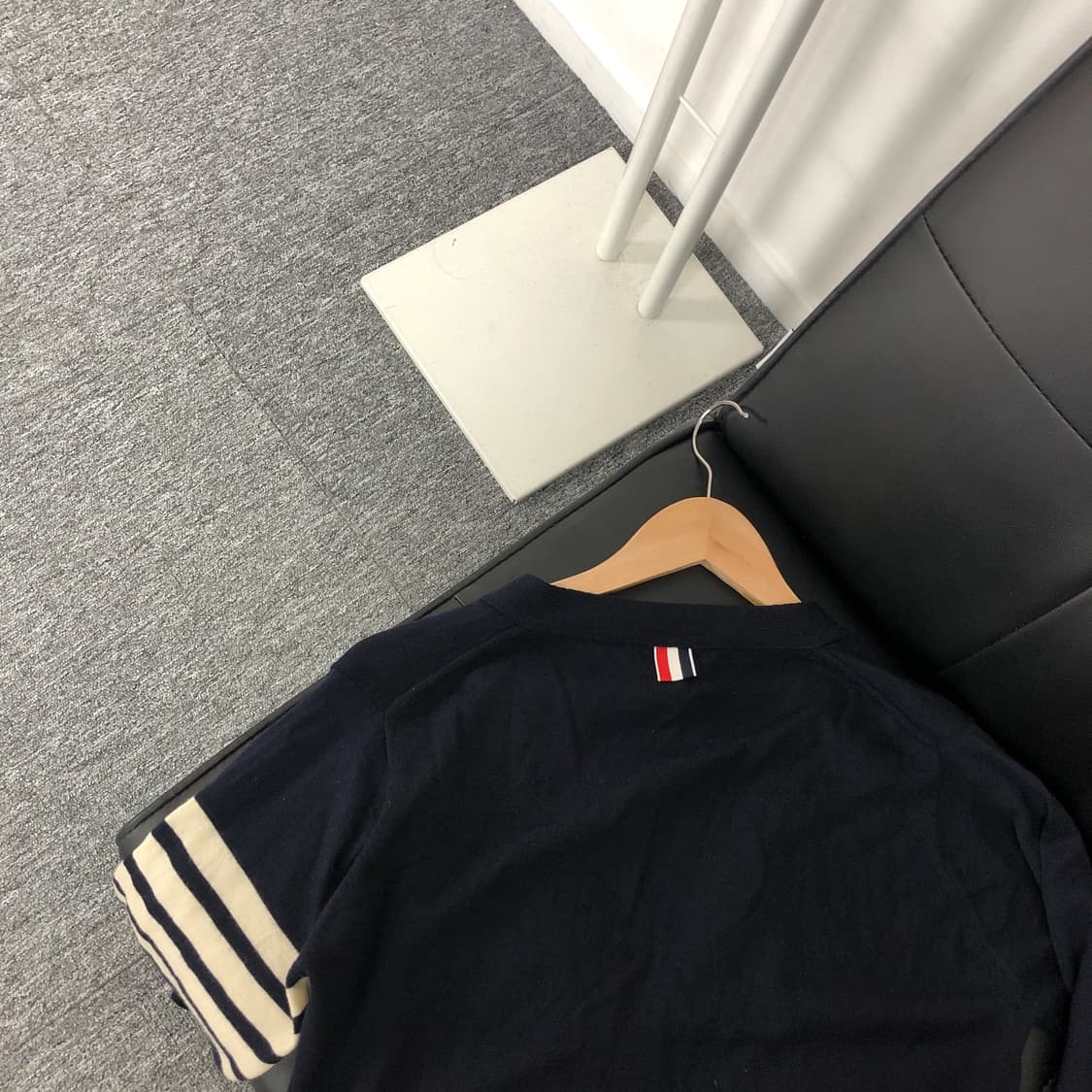 톰브라운 정품 사선완장 클래식 네이비 가디건 상품이미지6