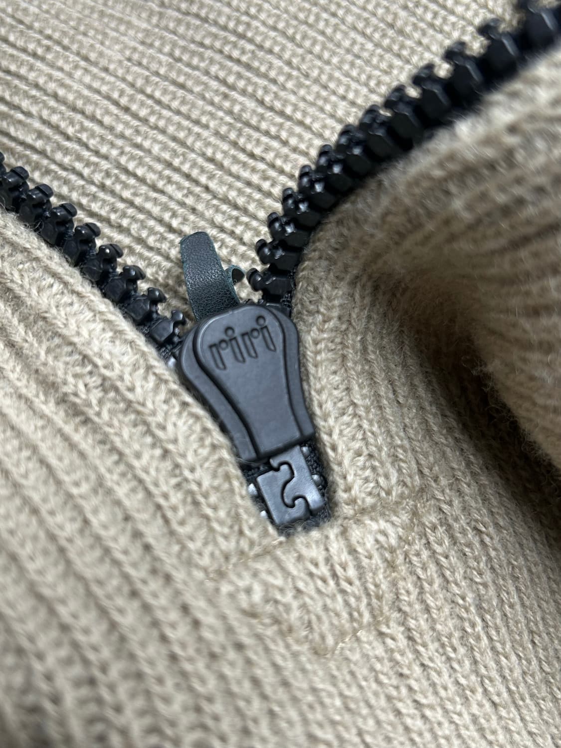 몽끌레어 하프 집업 울 니트 상품이미지8