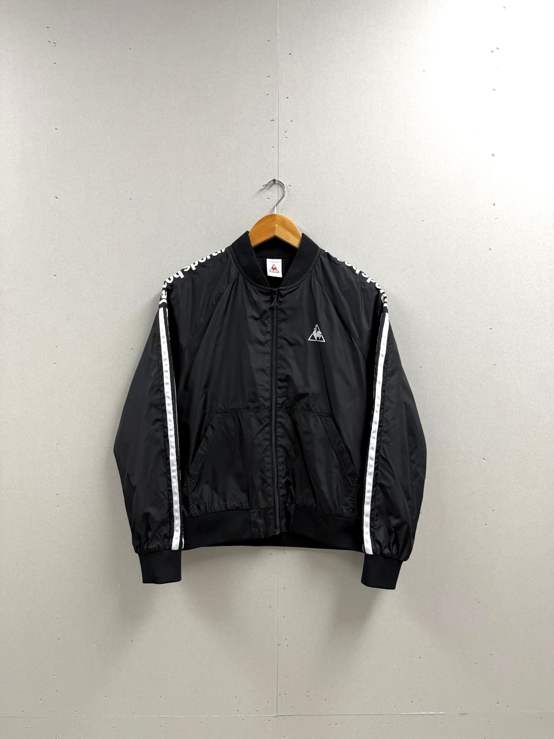 여성 85 S /  르꼬끄 바람막이 봄버 점퍼 블랙 상품이미지1