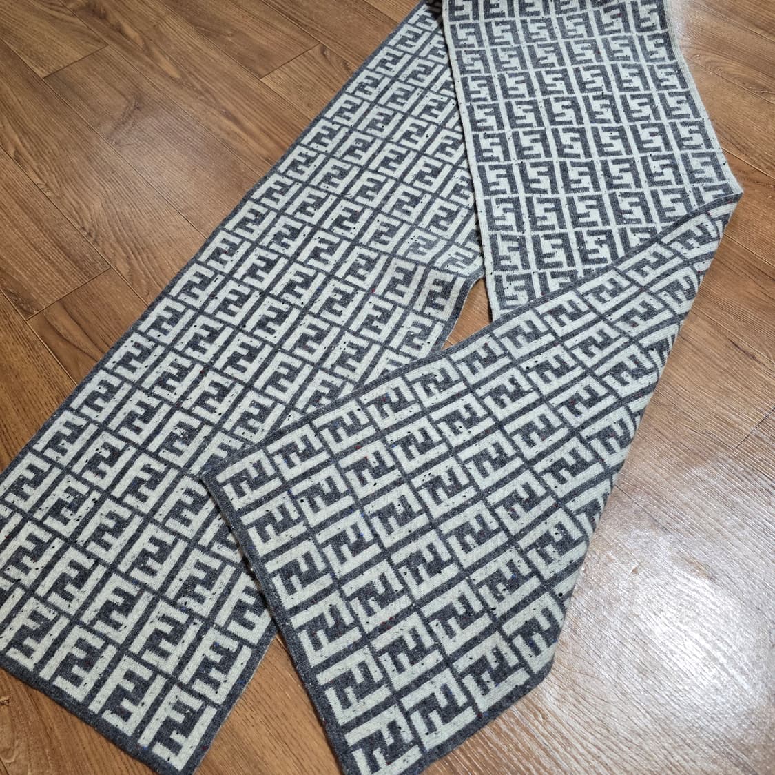 펜디 머플러 목도리 상품이미지1