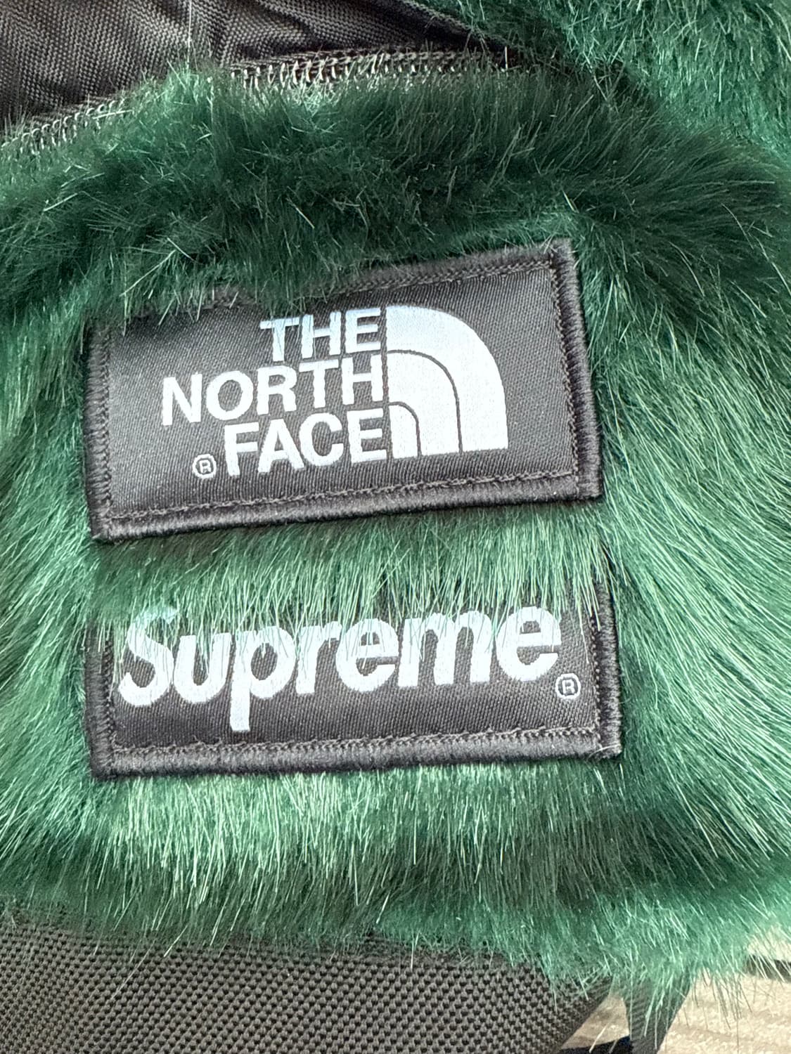 20FW 슈프림 x 노스페이스 포우 퍼 백팩 상품이미지2