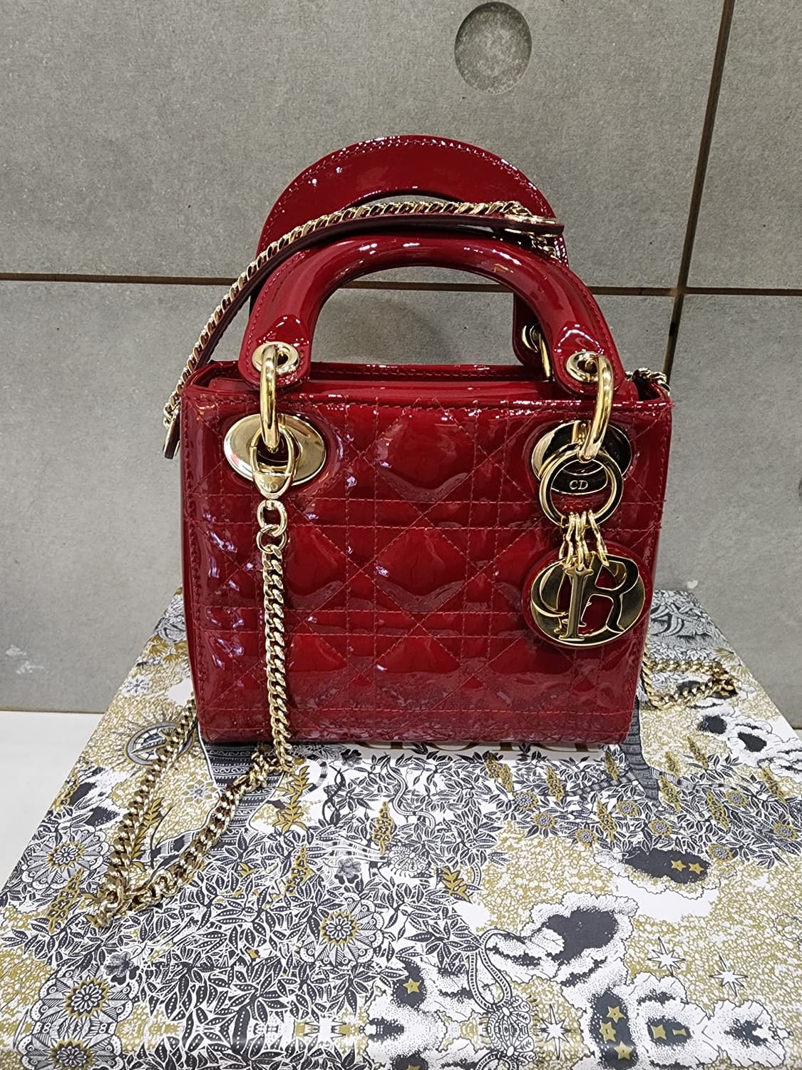 디올 레이디백 미니 페이던트 금장 상품이미지1