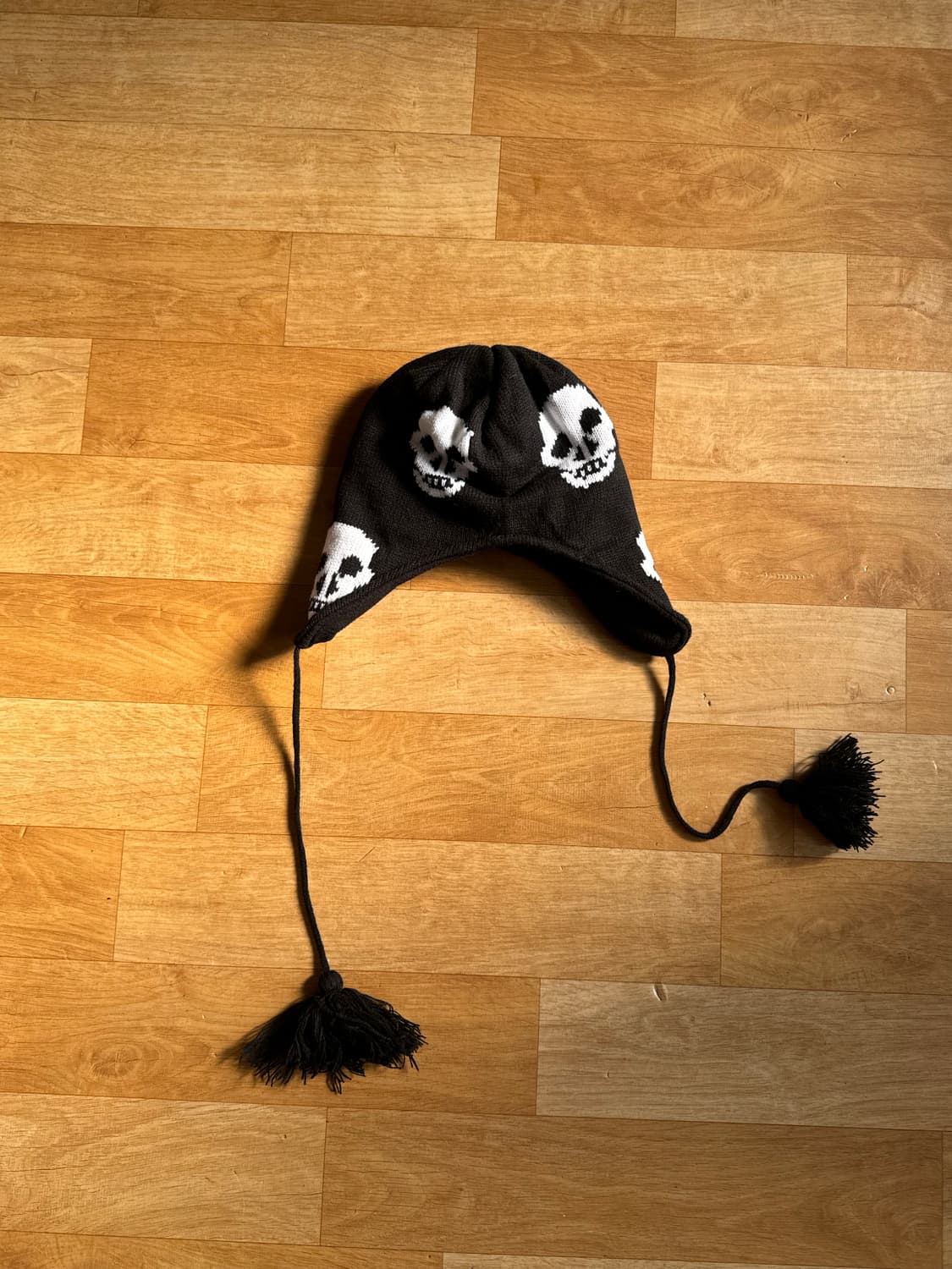 Earflap Skull Beanie 상품이미지1