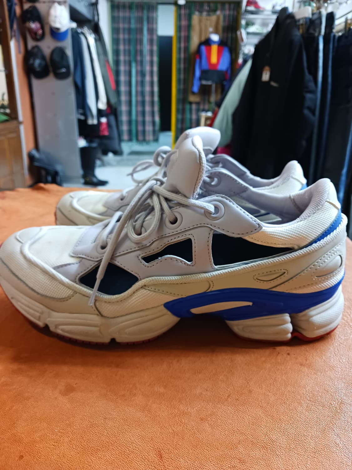 아디다스 × 라프시몬스 리플리컨트 오즈위고 상품이미지2