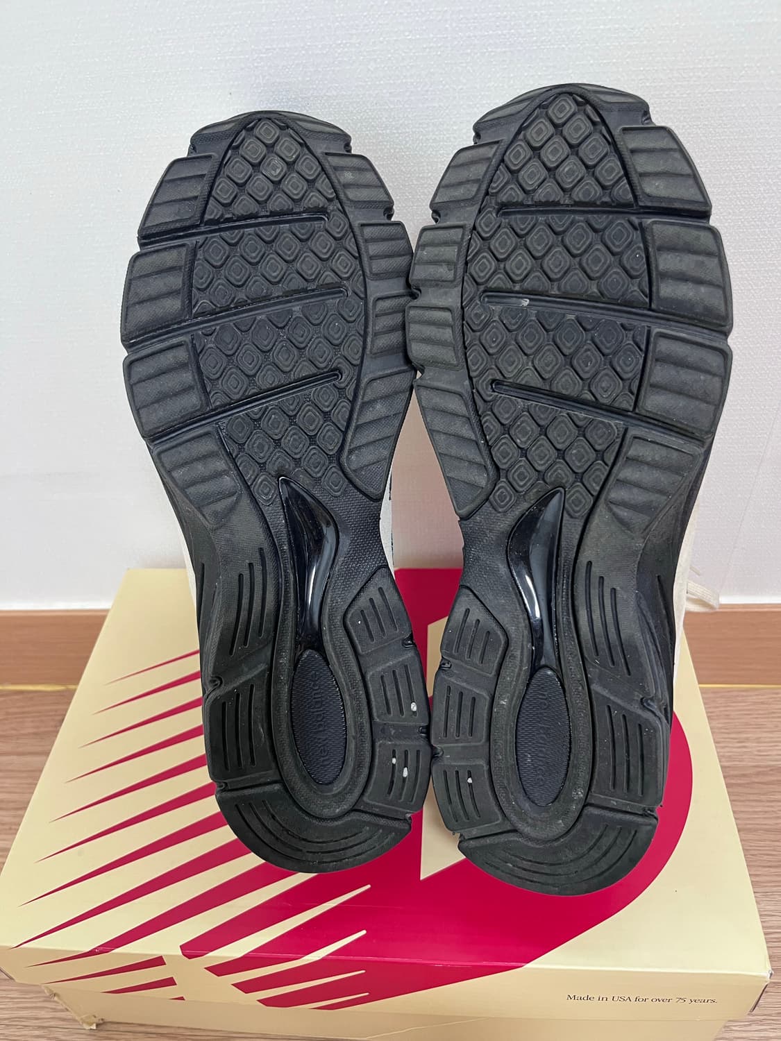 뉴발란스 990v4 상품이미지5
