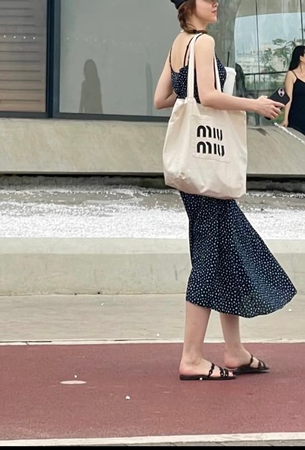 미우미우 노벨티 에코백 상품이미지4