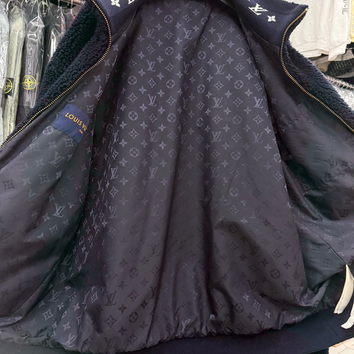 [XL] 루이비통 레더패치 플리스 블루종 상품이미지7