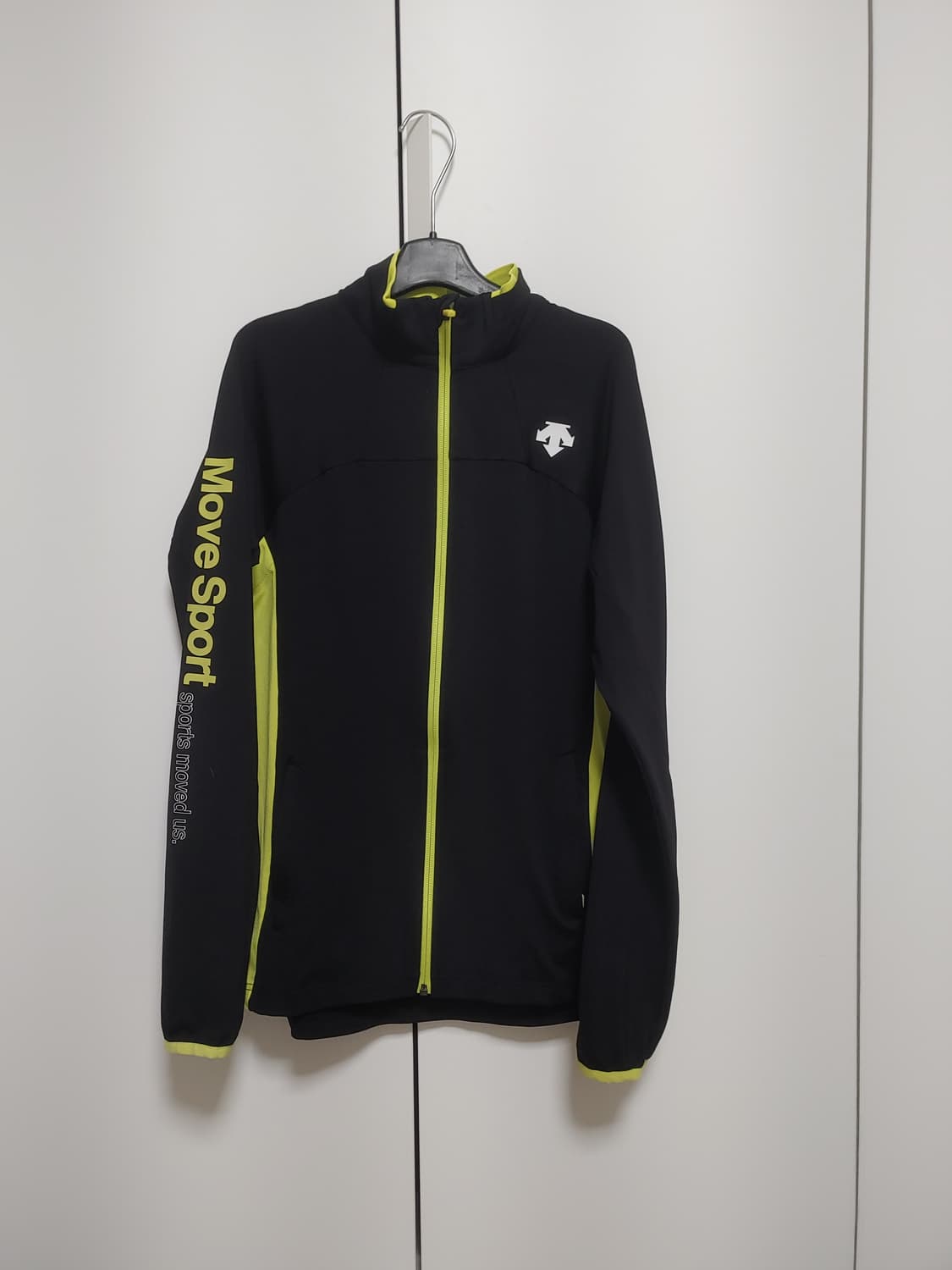 데상트  남성 기능성  러닝 자켓-L사이즈 상품이미지1