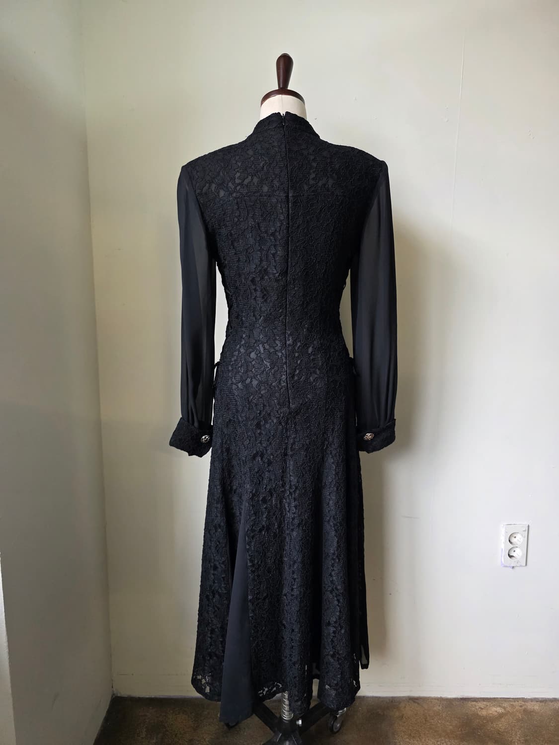 블랙 레이스 아일렛 포인트 롱 드레스 원피스 상품이미지5