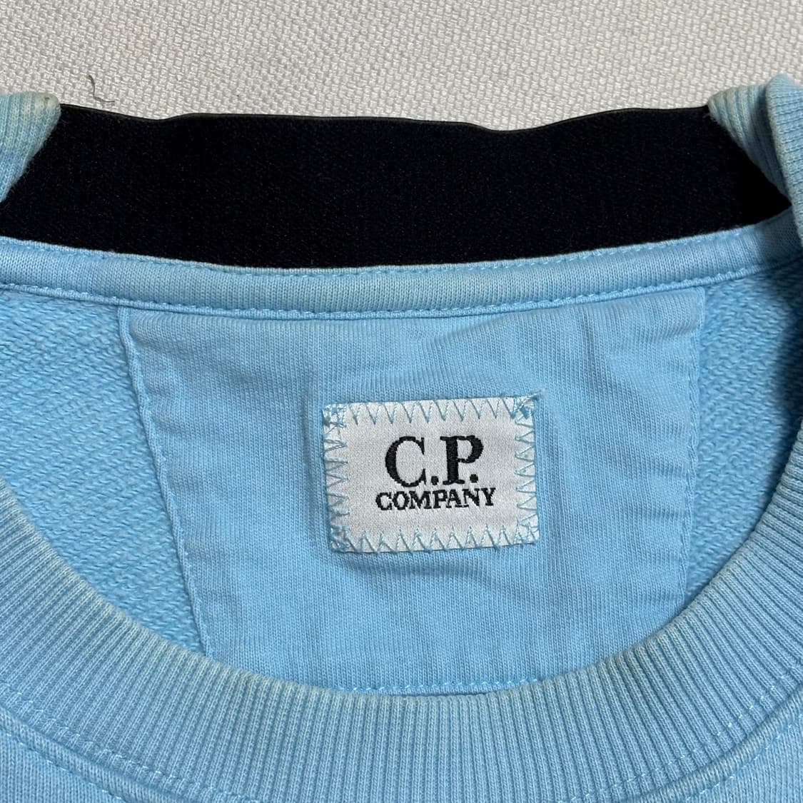 100 C.P 컴퍼니 렌즈 라이트 플리스 맨투맨 상품이미지4