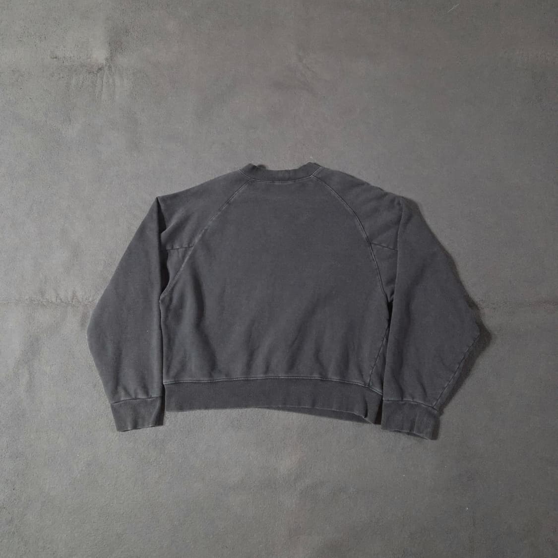 아모멘토 피그먼트 맨투맨 0 상품이미지2