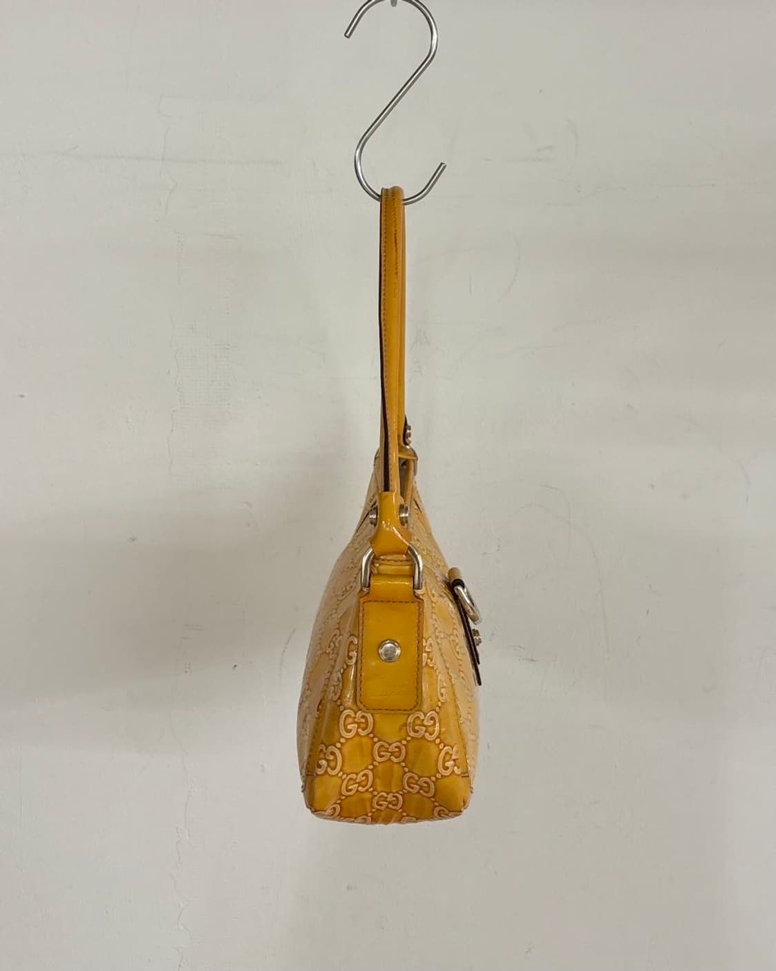 구찌 옐로우 GG 아비 D - 링 바게트 백 상품이미지2