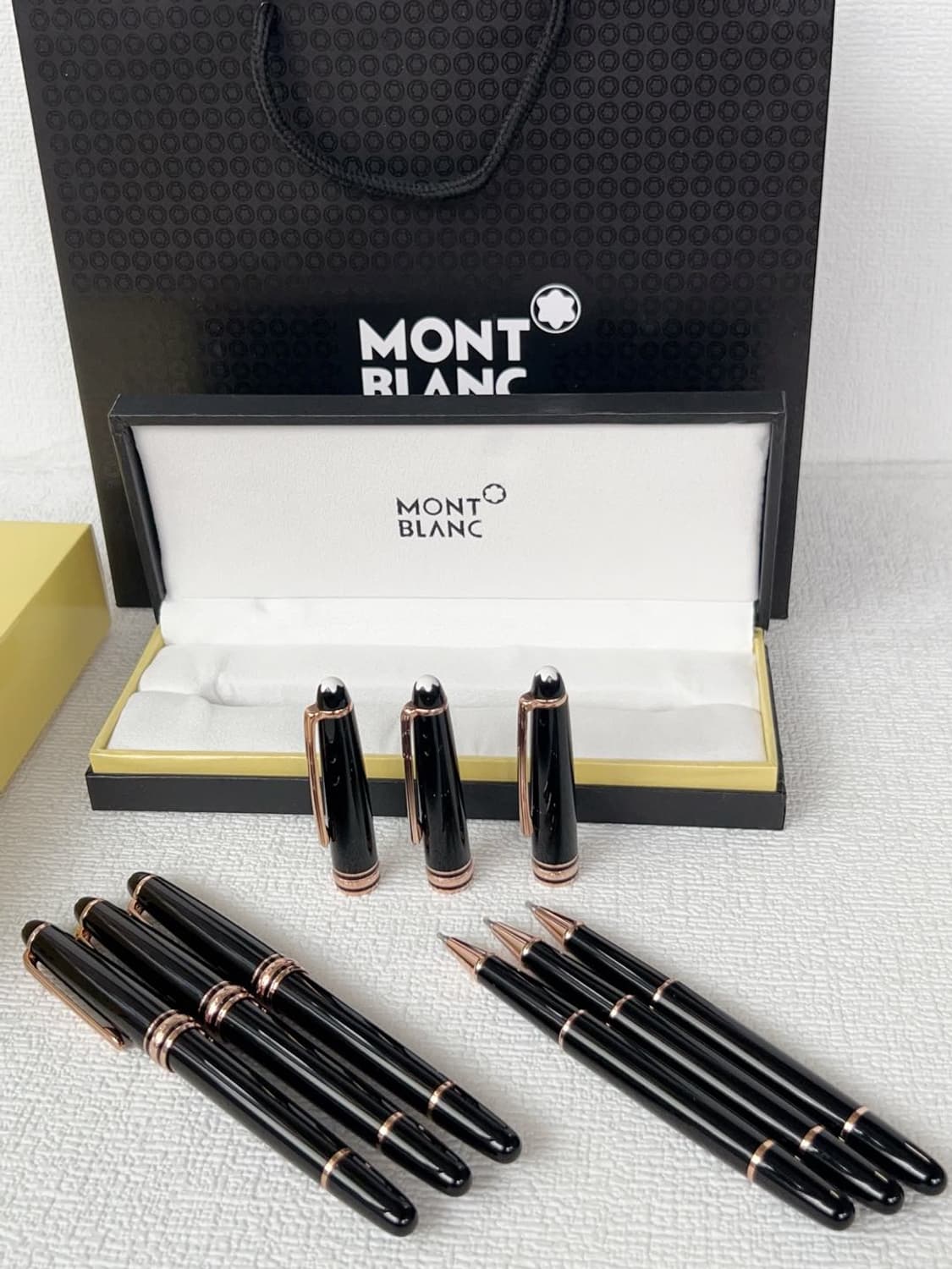 정품 몽블랑 마이스터슈테크 볼펜 블랙 레진 로즈골드 액센트 상품이미지8