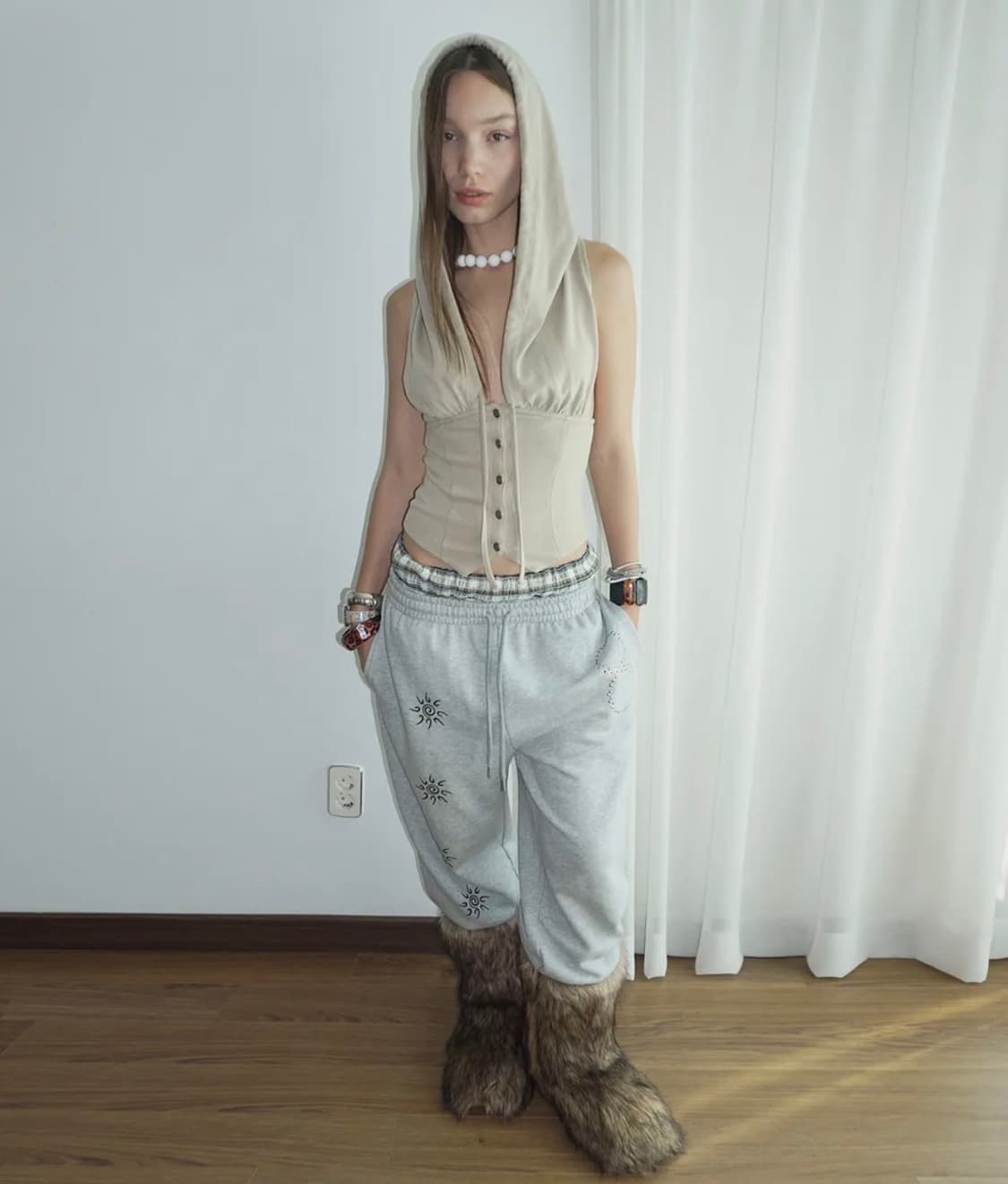 스컬프터 Classic Sleeveless Hoodie Beige 상품이미지2