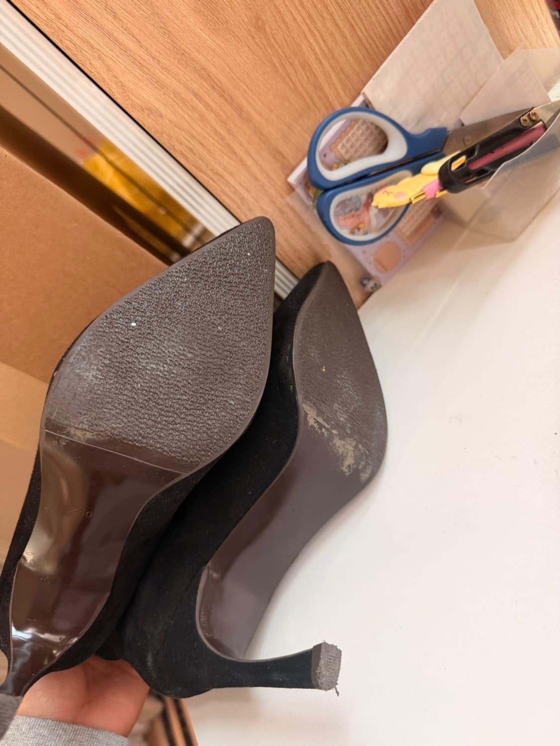 부티크헤르원 뒤세스 부티힐 블랙 스웨이드 앵클 부츠 힐 상품이미지10