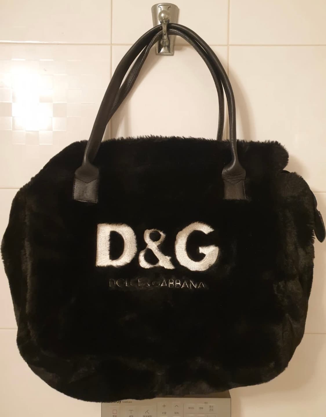 돌체앤가바나 D&G 블랙 퍼 토트백 상품이미지1