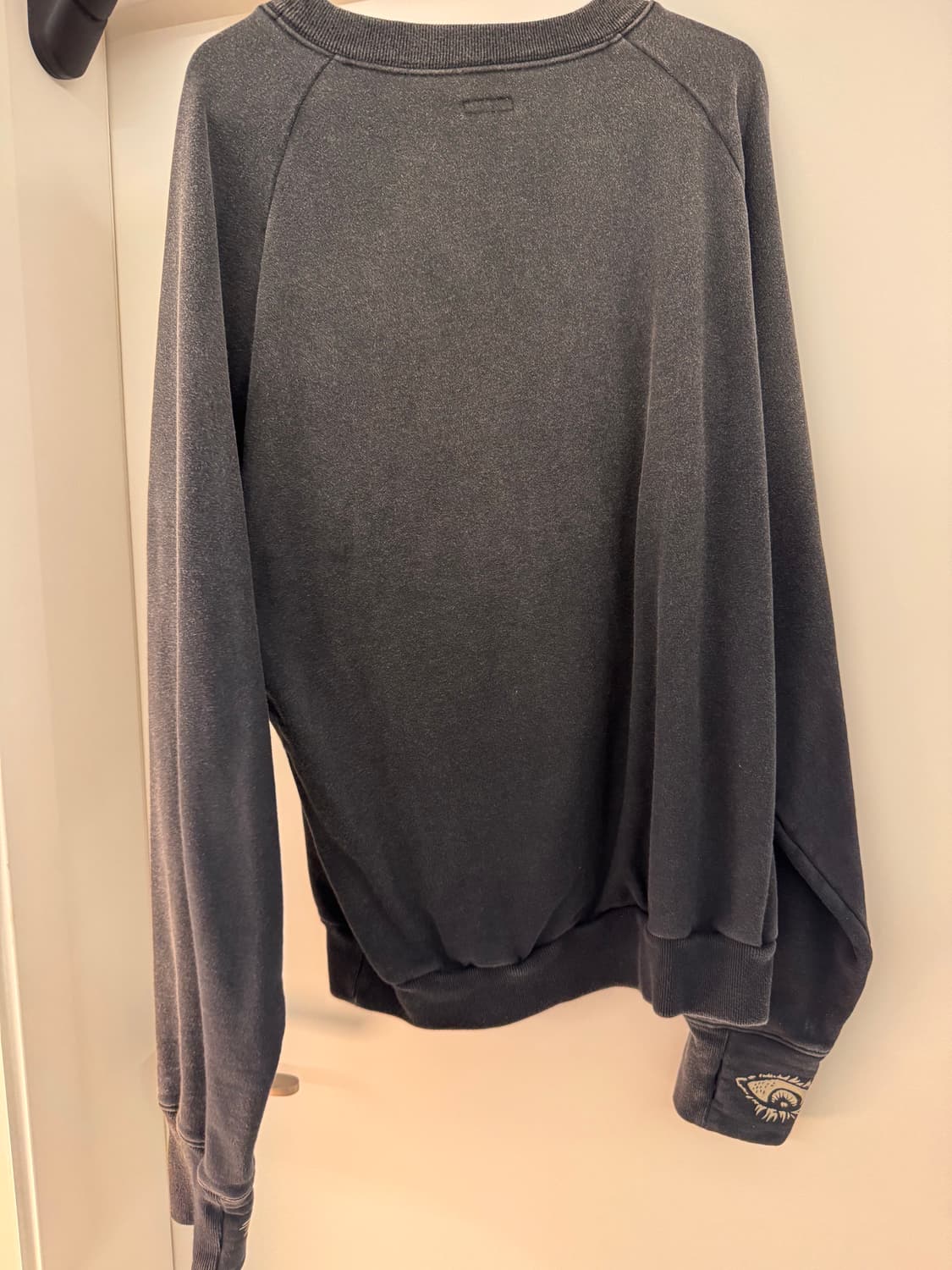 캐피탈 맨투맨 래글런 크루 스웨트 스피크이지 컬리지 블랙 팝니다 상품이미지3