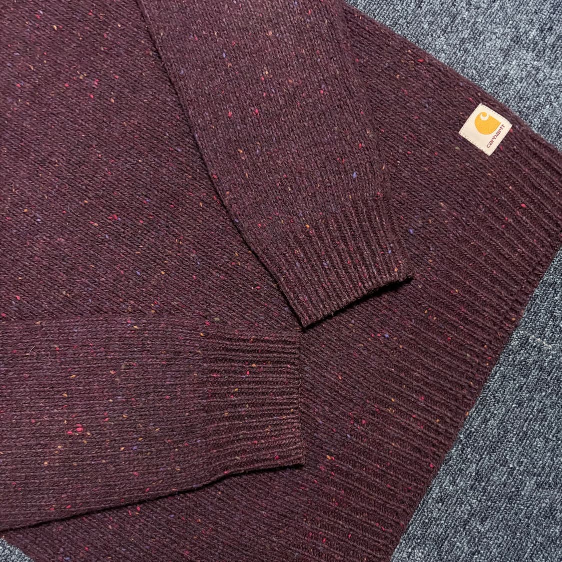 칼하트 WIP 스웨터 상품이미지2