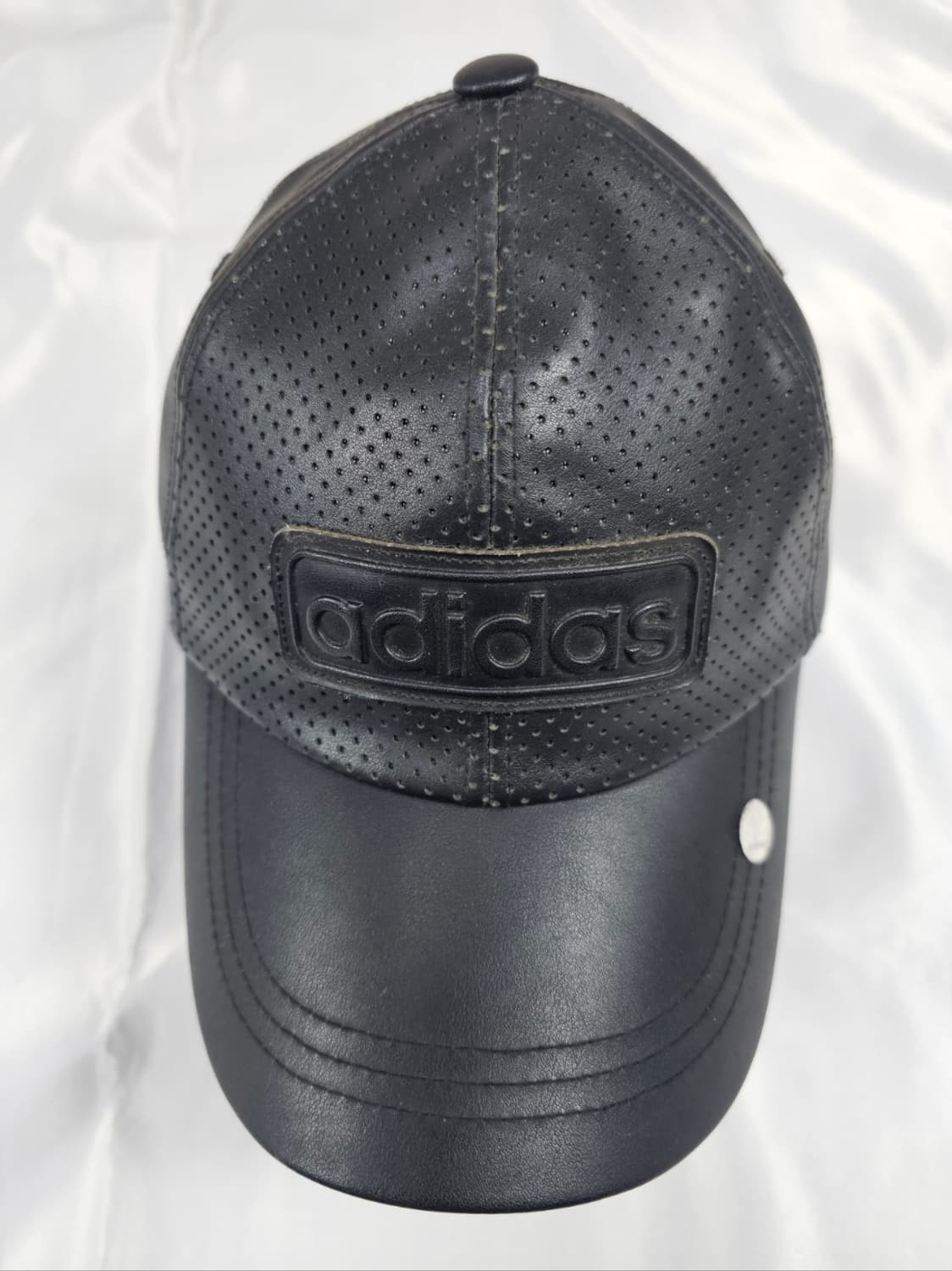 아디다스비건레더볼캡 상품이미지1