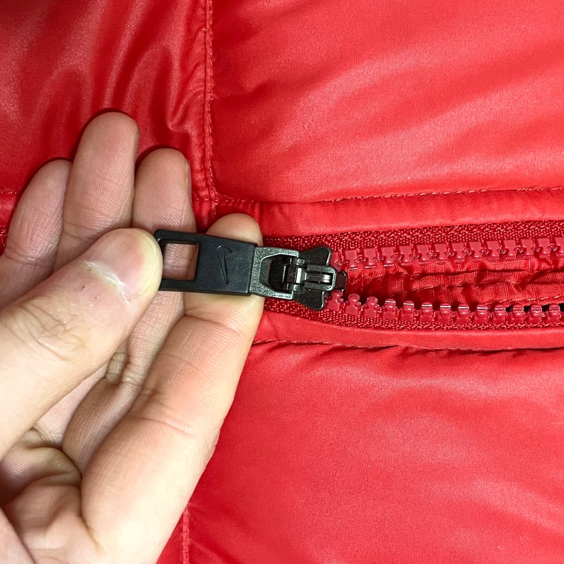 나이키 스우시로고 레드 덕다운 패딩점퍼 여성M 상품이미지3