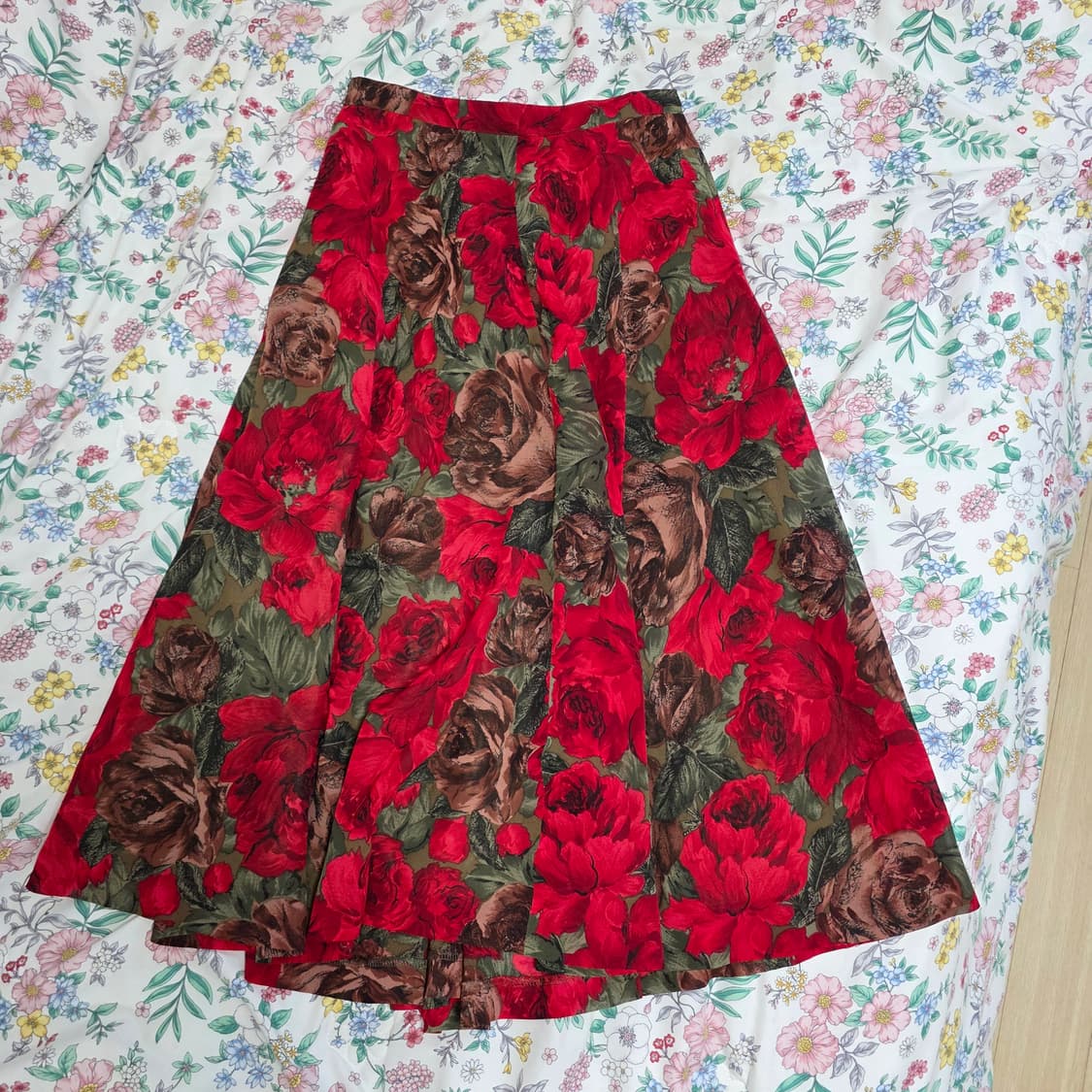 일본빈티지)레드x로즈 플로럴 꽃무늬 스즈코모리걸 셔링롱스커트 상품이미지1