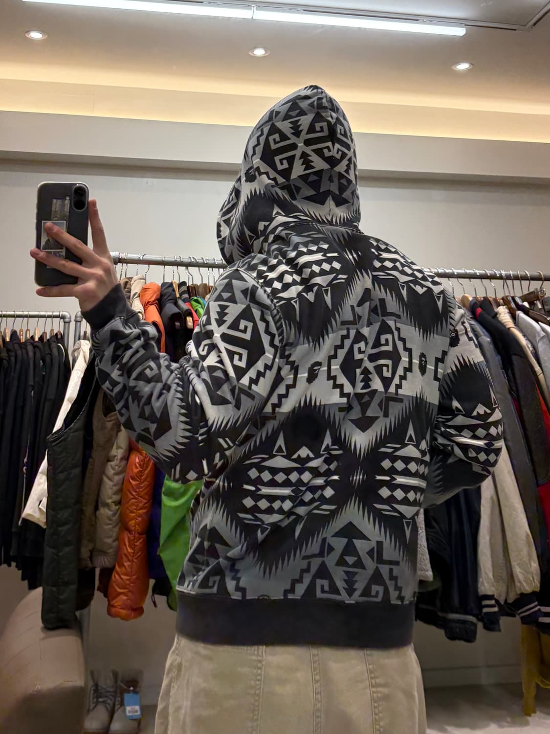 베이프 네이티브 패턴 풀집업 후드 상품이미지8