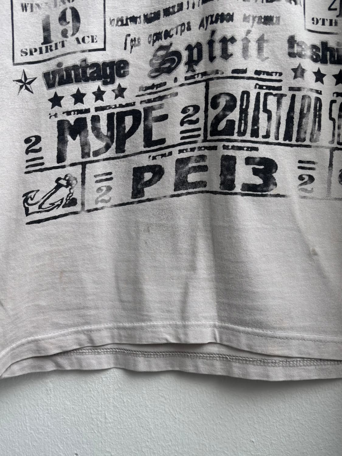 Vintage Patch Detail Graphic Top 상품이미지3