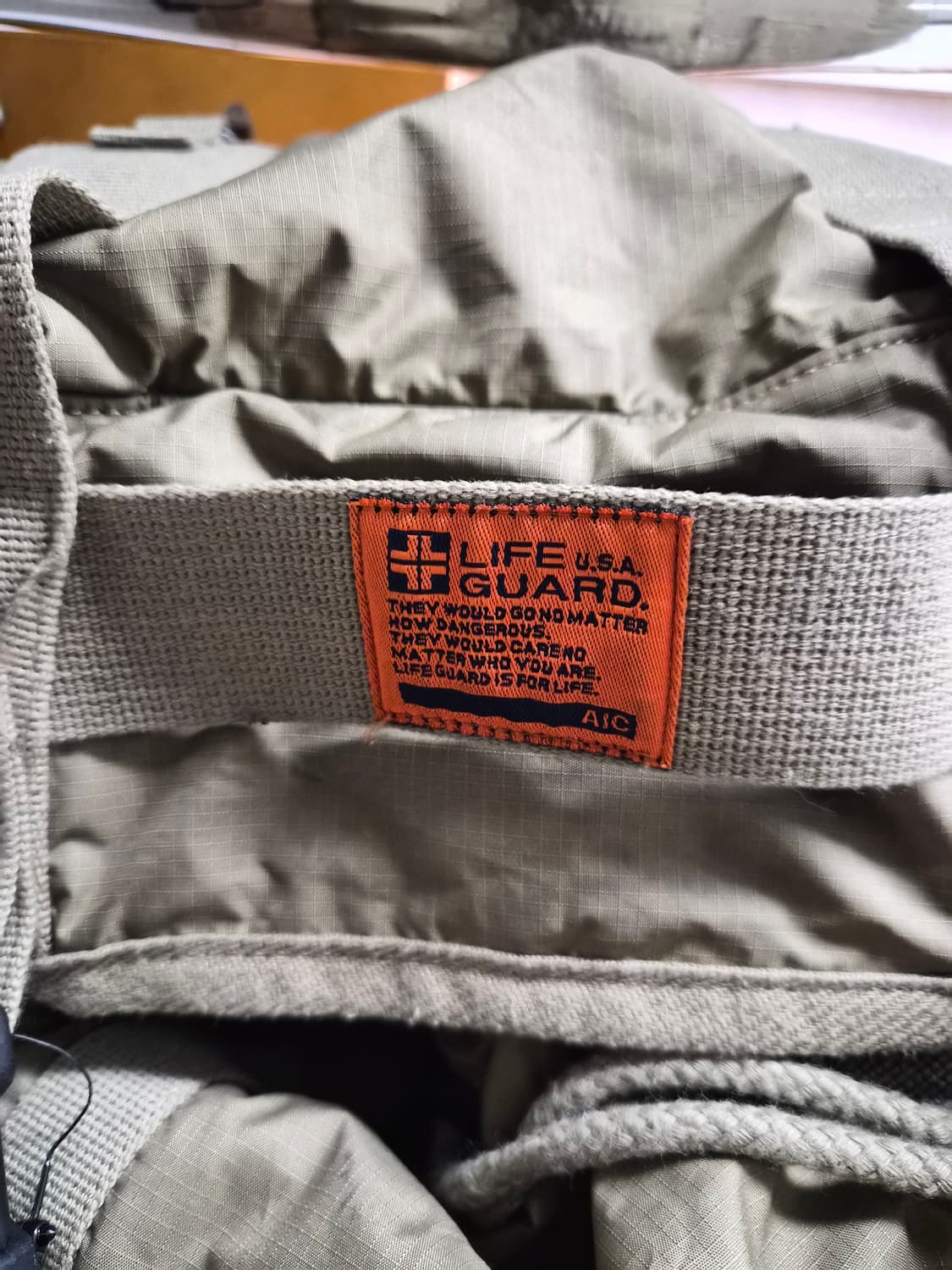 OS) 라이프가드 USA 사막색 백팩 팝니다 상품이미지4