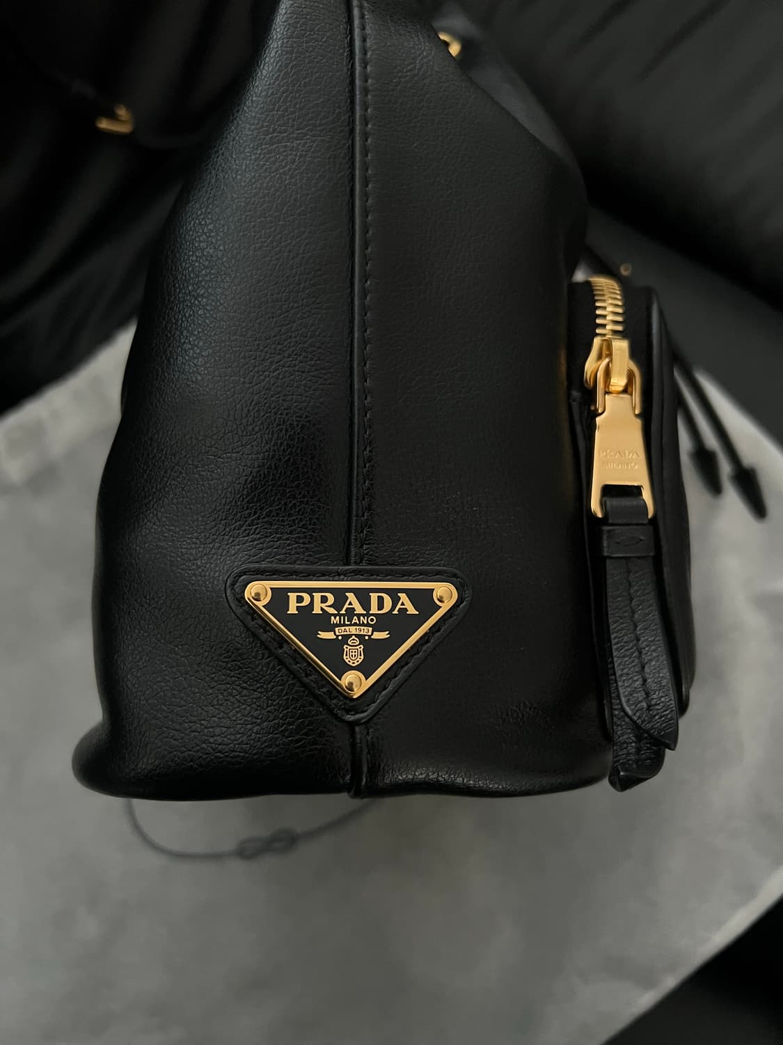 프라다 레더 버팃백 복조리 상품이미지5