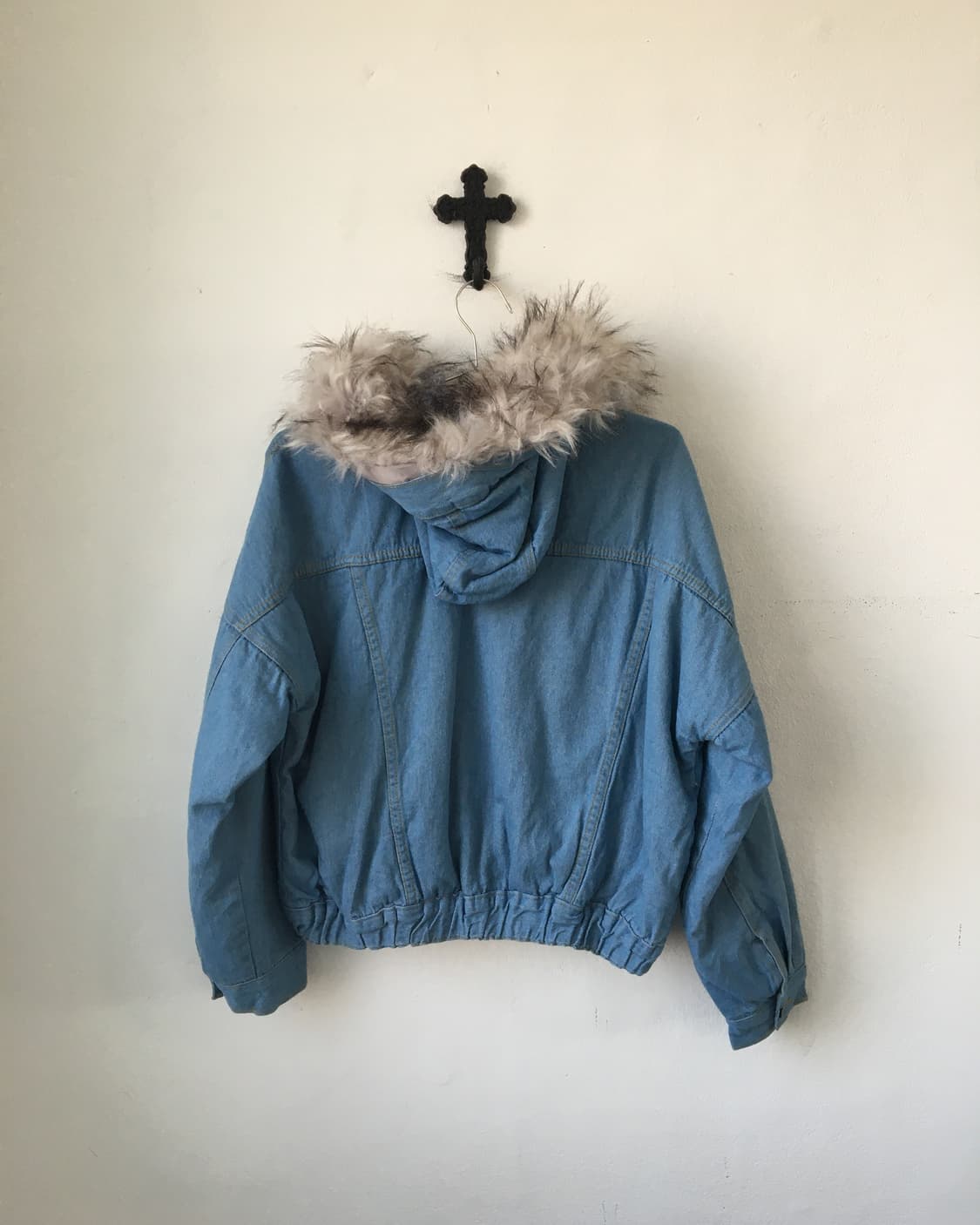 Fake fur hood denim jacket 상품이미지3