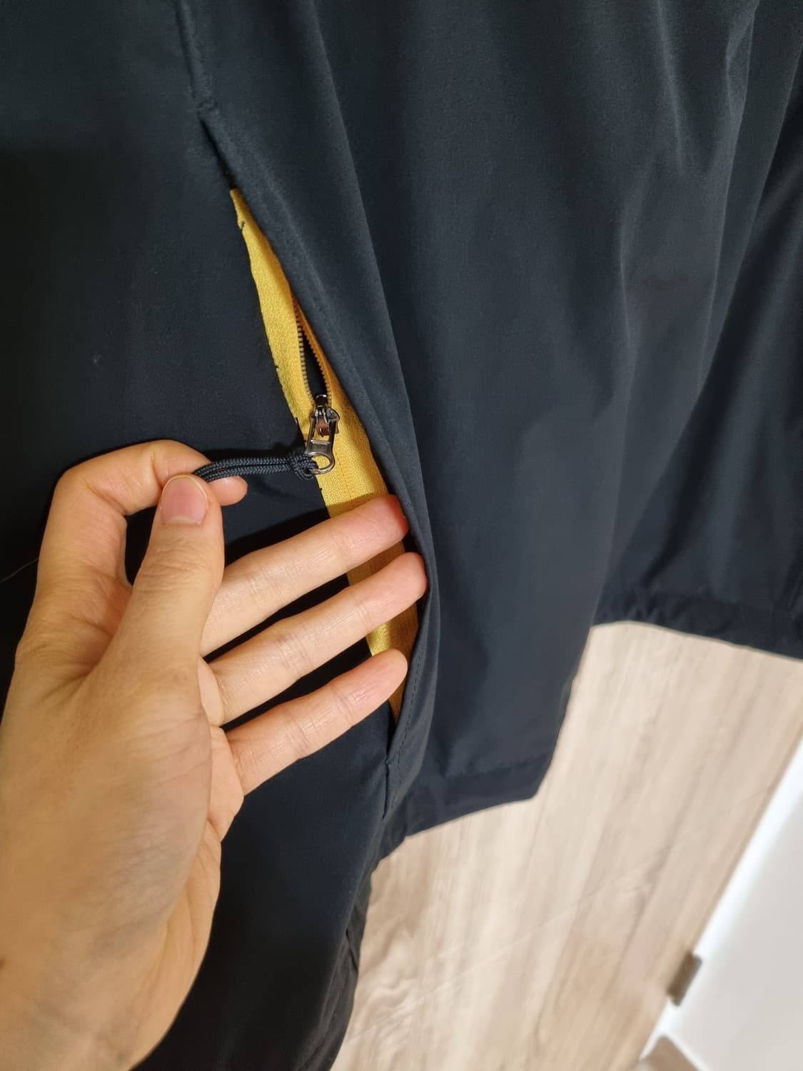 골스튜디오 X 울버햄튼 후드아노락 상품이미지5