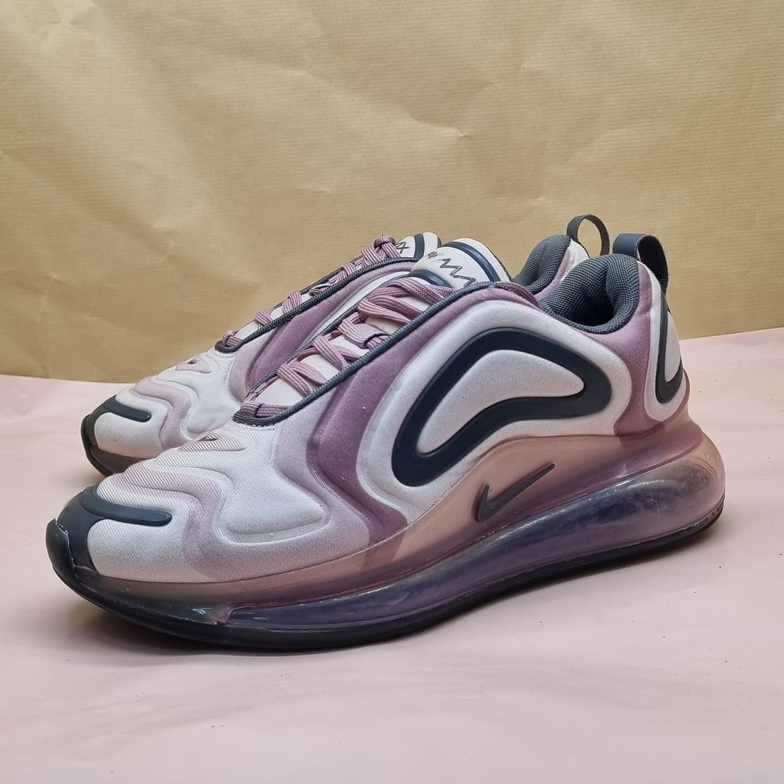 나이키 에어맥스720 여성운동화240 상품이미지1