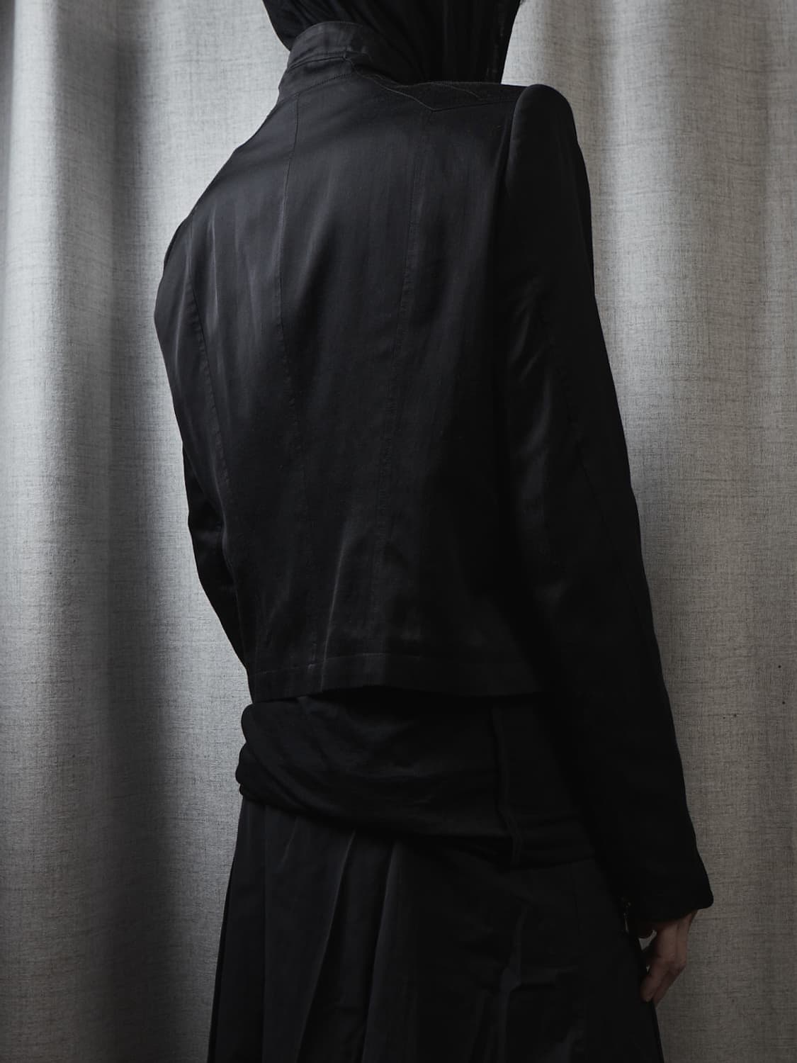 Julius ss23 사선 프리즘 크롭 자켓(샘플) 상품이미지9