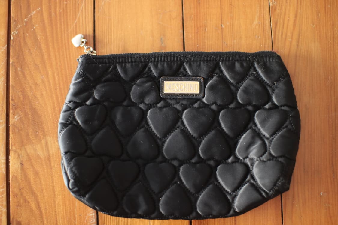 모스치노 블랙 하트 파우치 상품이미지2