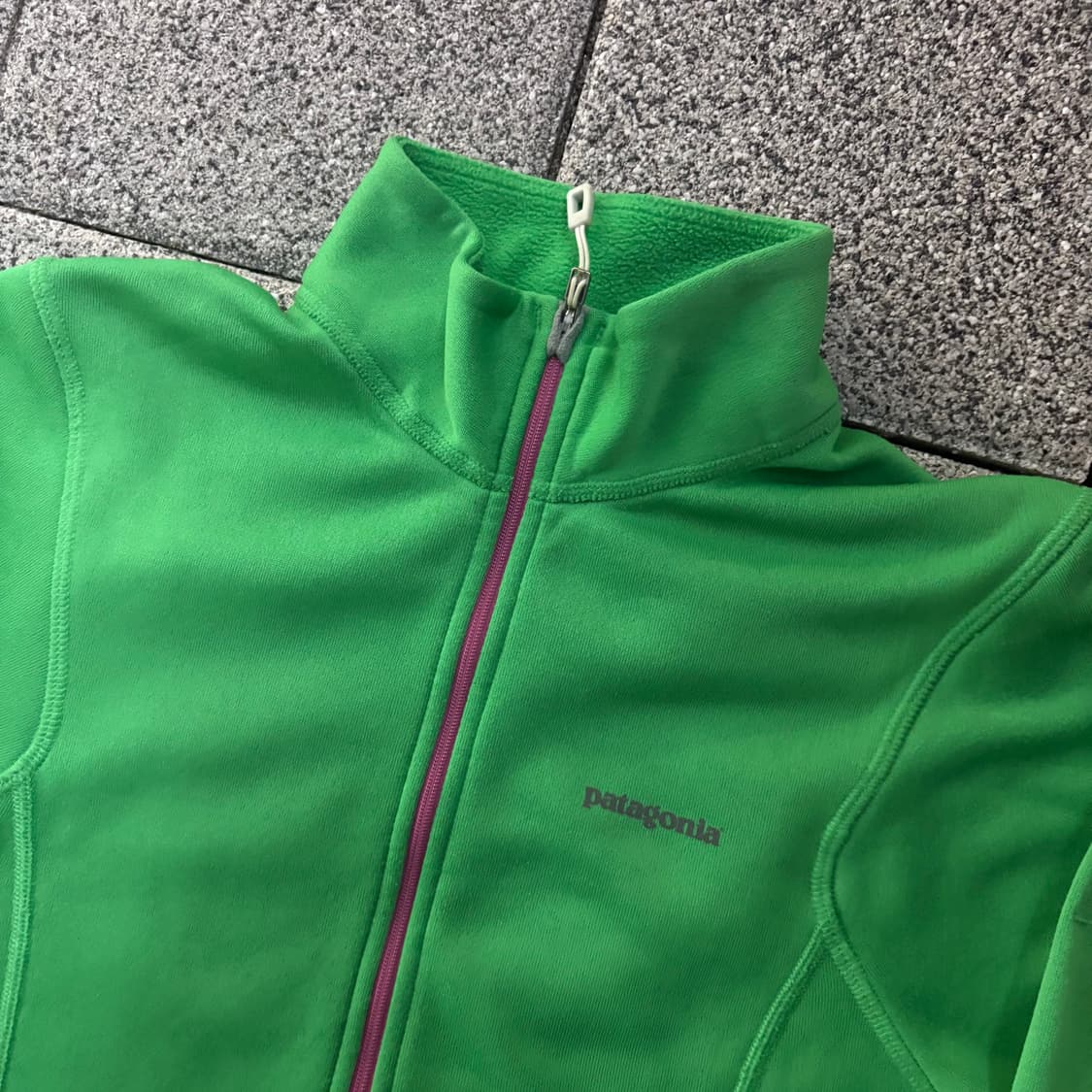 파타고니아 우먼즈 그린 피톤 풀오버 상품이미지2