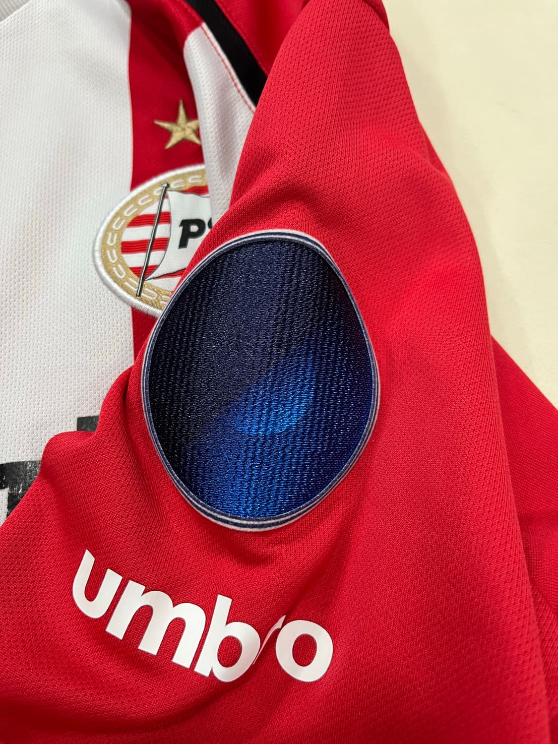 엄브로 16-17 PSV 아인트호벤 홈 상품이미지10