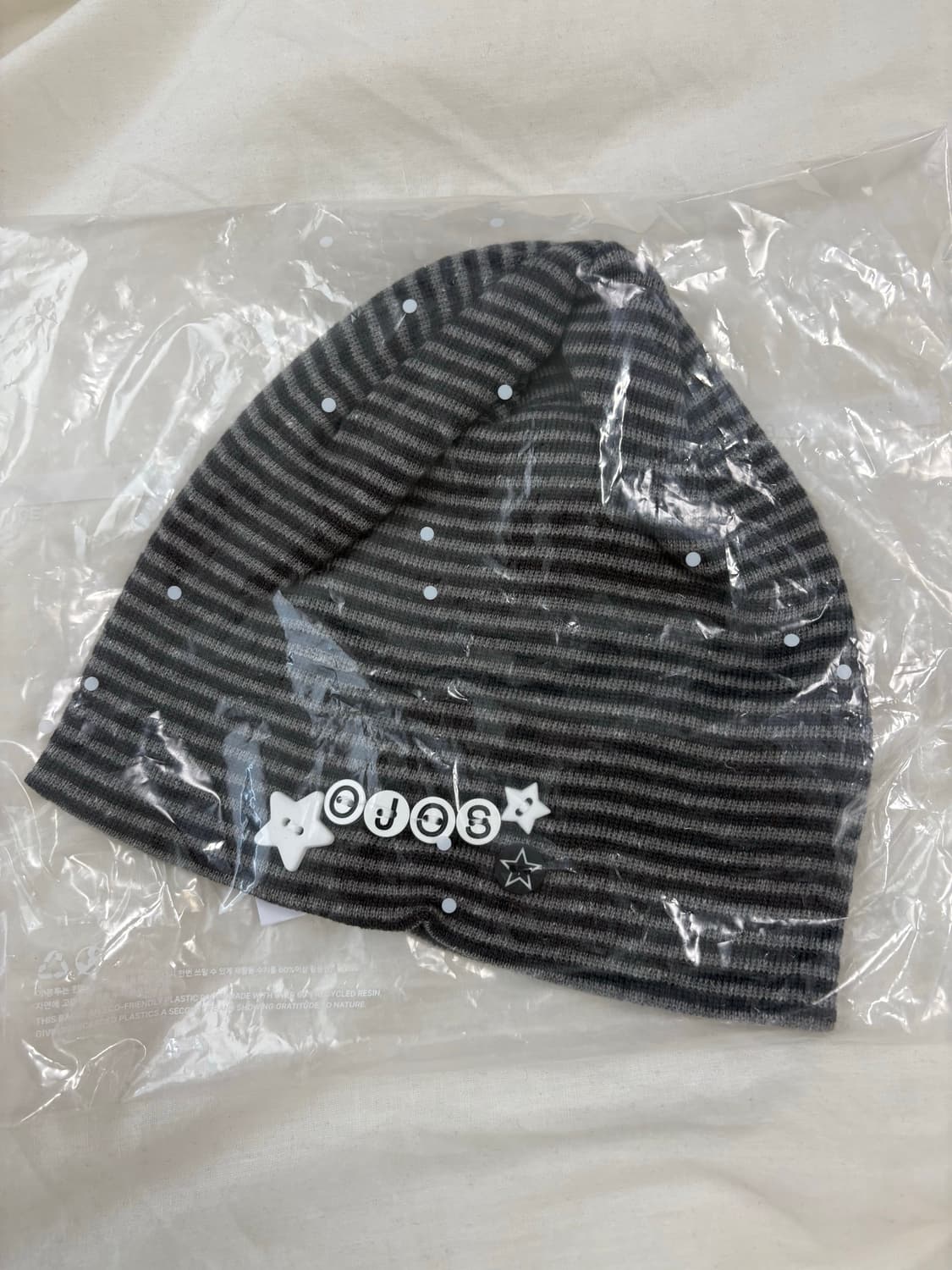 ojos star button beanie charcoal 상품이미지1