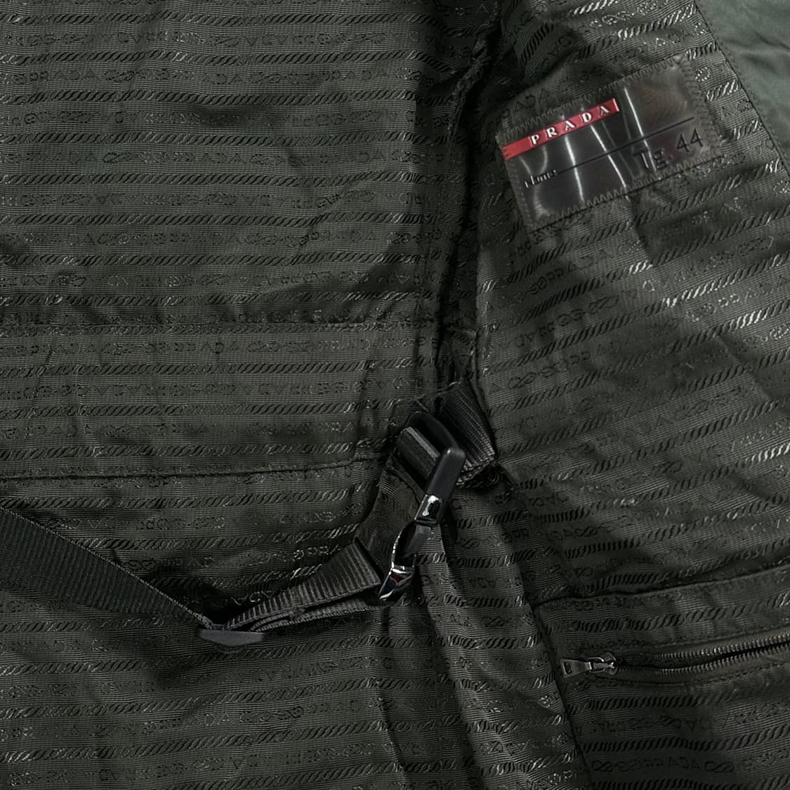 프라다 그린 나일론 구스다운 패딩 상품이미지9