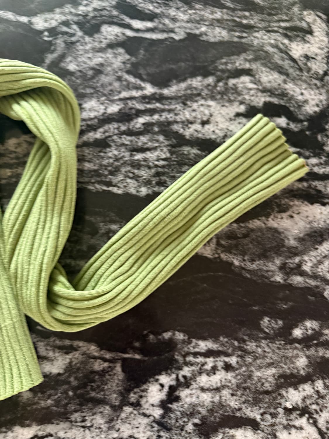 제니 착용 쟈크뮈스 볼레로 jacquemus 상품이미지3