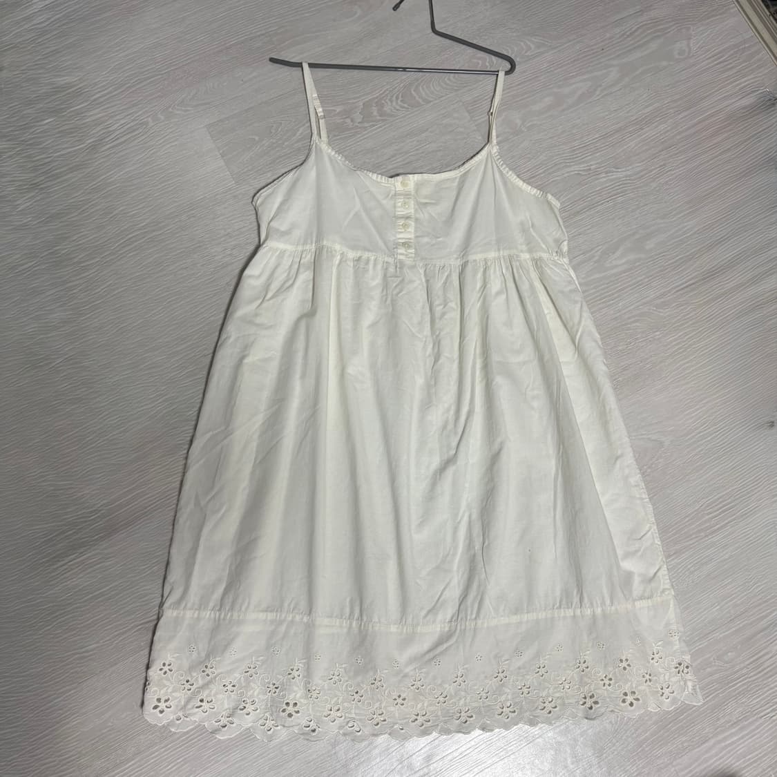 🌿 아이보리 펀칭 레이어드 나시 원피스 상품이미지3