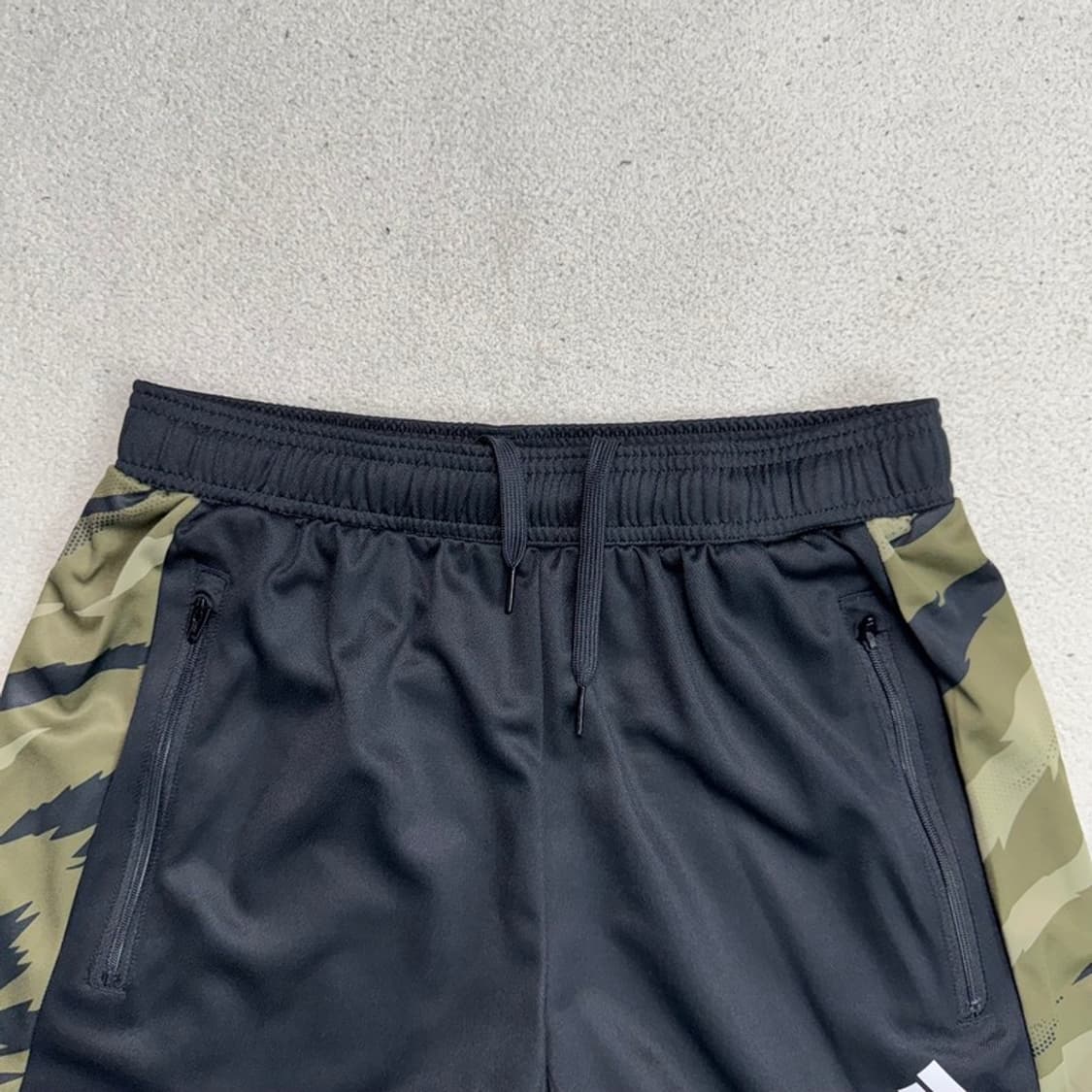 ADIDAS 에어로 레디 필 STR 카모 숏팬츠 M 상품이미지4