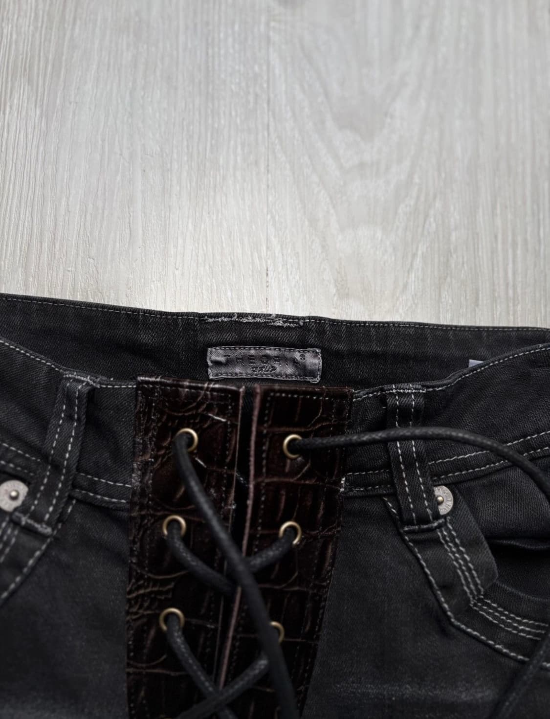 THEORIA 레이스업 플레어진 상품이미지3