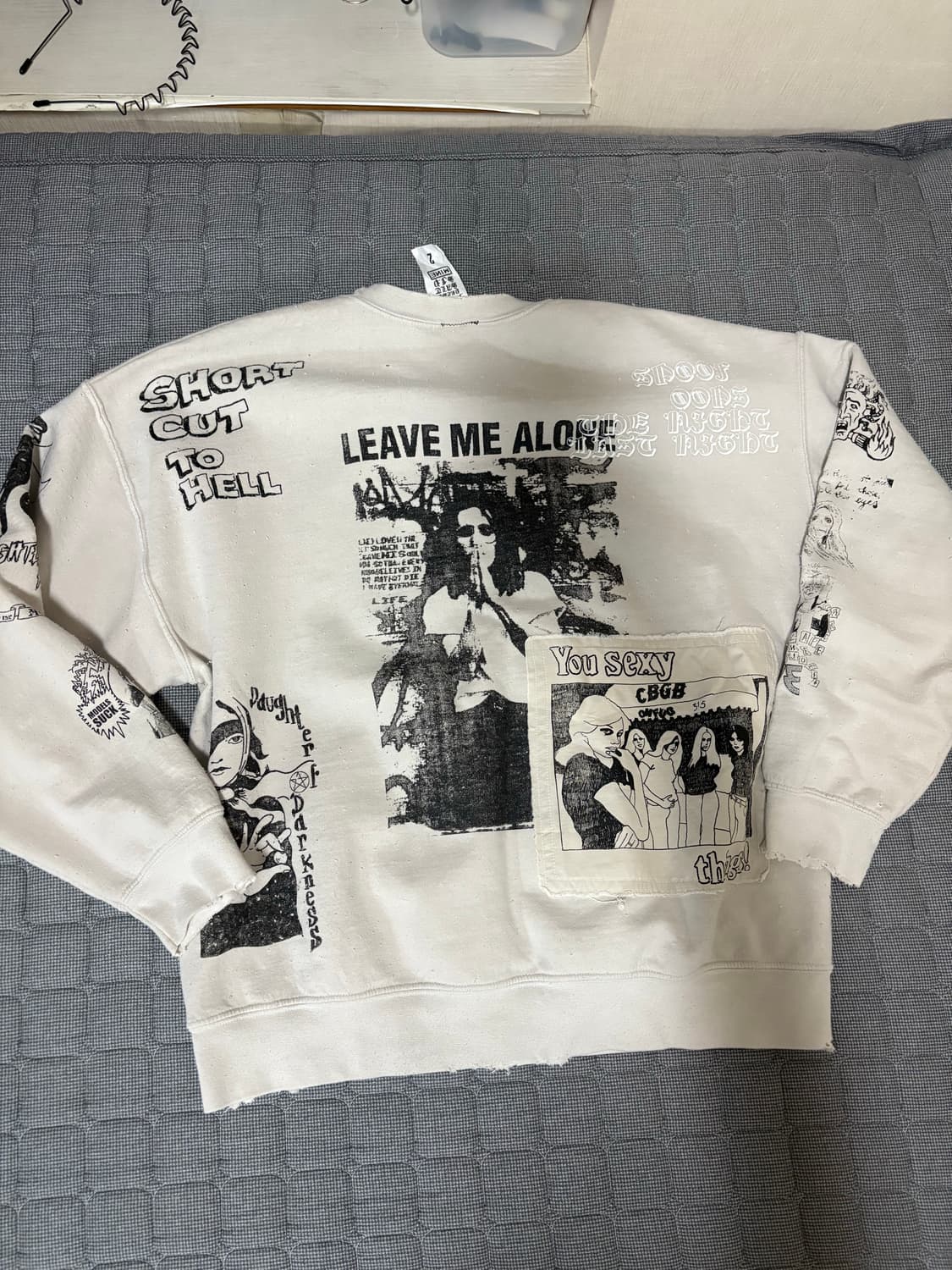 도넛리벤지 퍼즈 스웻셔츠 상품이미지2