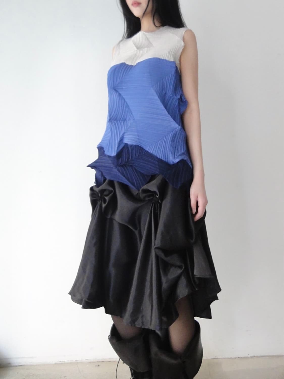 Sculptural color block pleats  상품이미지7