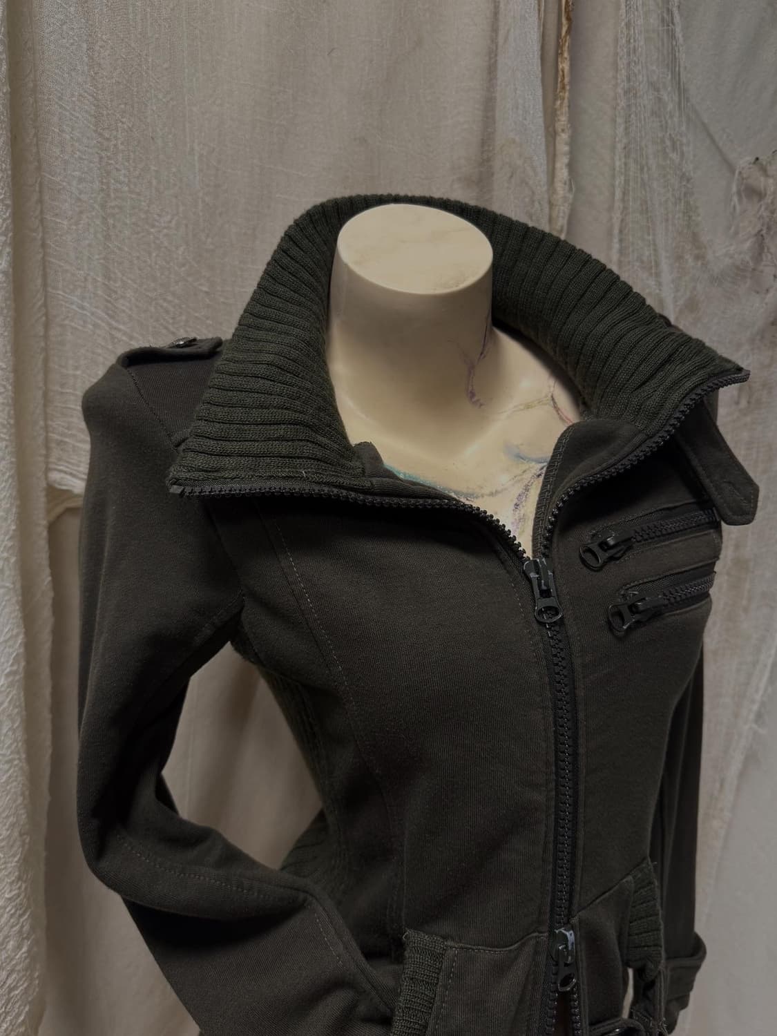 Two way Buckle Detail Zipup 상품이미지3