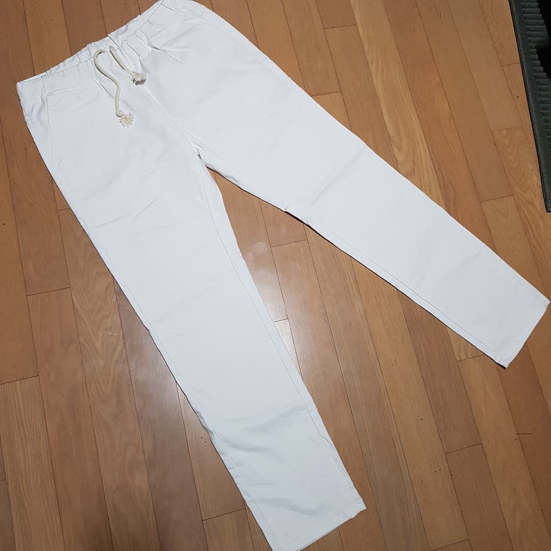 32/ 새옷 / 어도레이블 조임줄 화이트면바지 / 와3233-부 상품이미지1